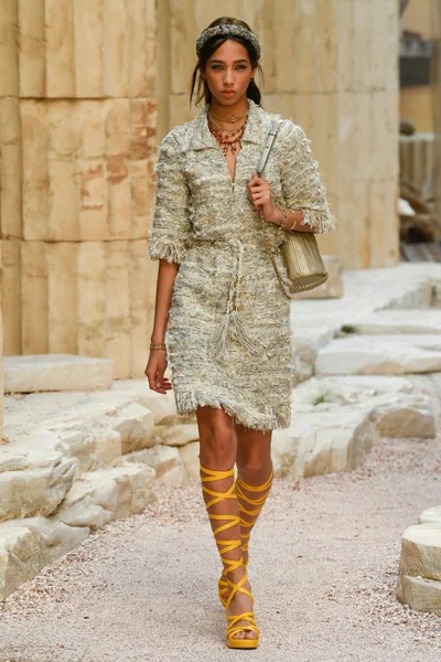 Look 2